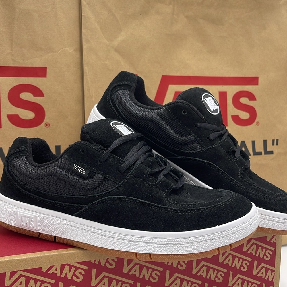 Vans Men’s Speed Ls Black/True White
VN000CTNBP6 Sneakers - Picture 7 of 16